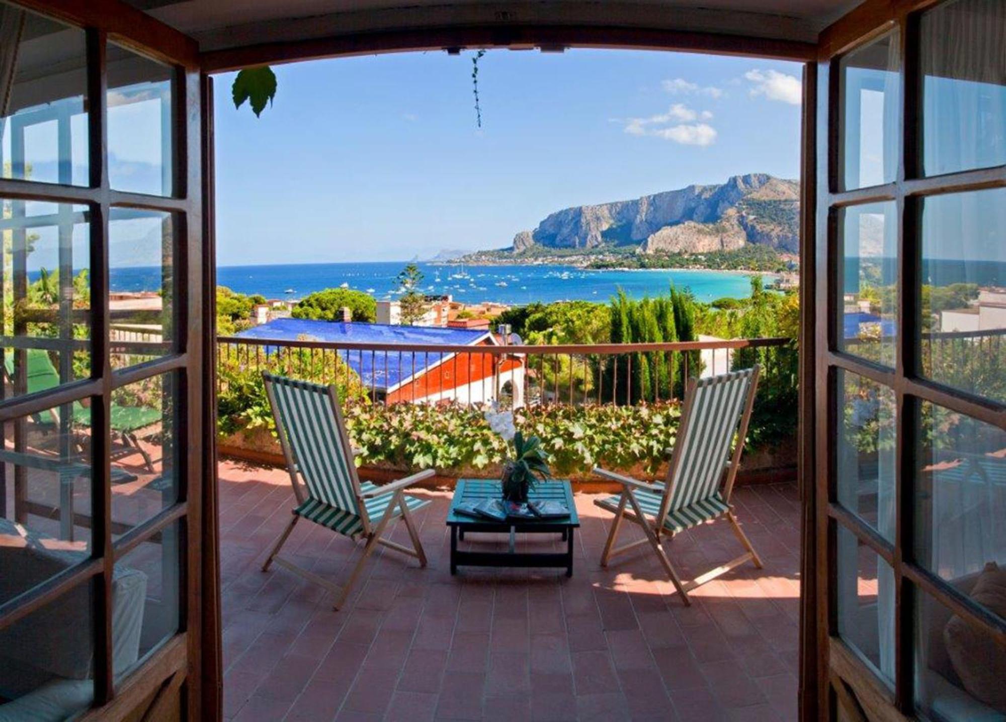 Il Glicine Sul Golfo Bed & Breakfast Mondello Exterior photo